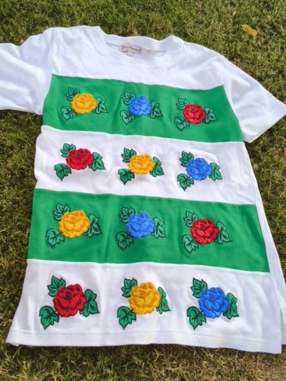 Authentic Vintage Bechamel White Tee wGreen Panels & Flowers